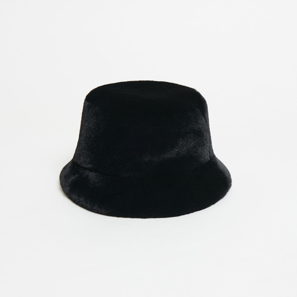 Apparis Plush Faux Fur Winter Hat